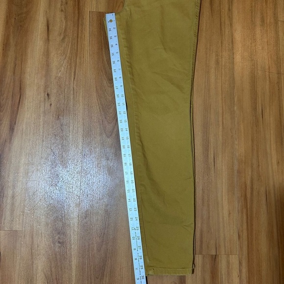 Kuhl Skinny Yellow Jeans with Streamlined Fit - Picture 13 of 14